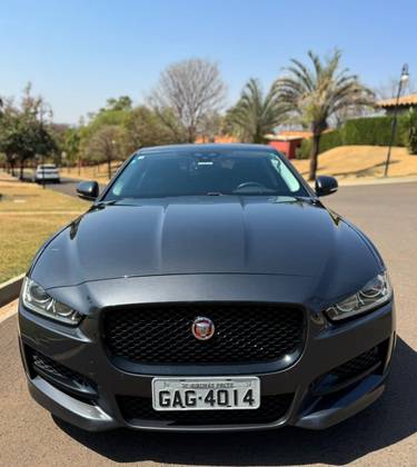 JAGUAR XE 2.0 16V SI4 TURBO GASOLINA R-SPORT 4P AUTOMÁTICO JAGUAR XE 2.0 16V SI4 TURBO GASOLINA R-SPORT 4P AUTOMÁTICO